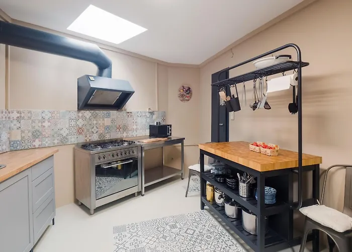 Cosy In With Barbecue Apartment